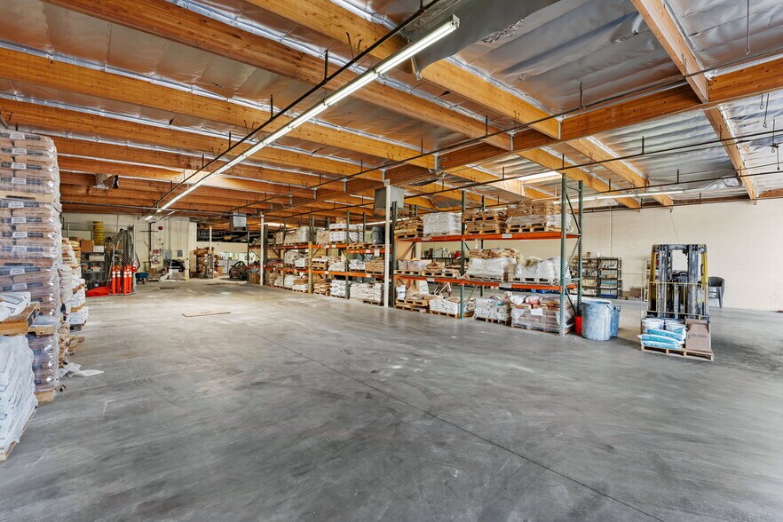 More Photos Of 77570 Enfield Ln, Palm Desert Warehouse For Sale
