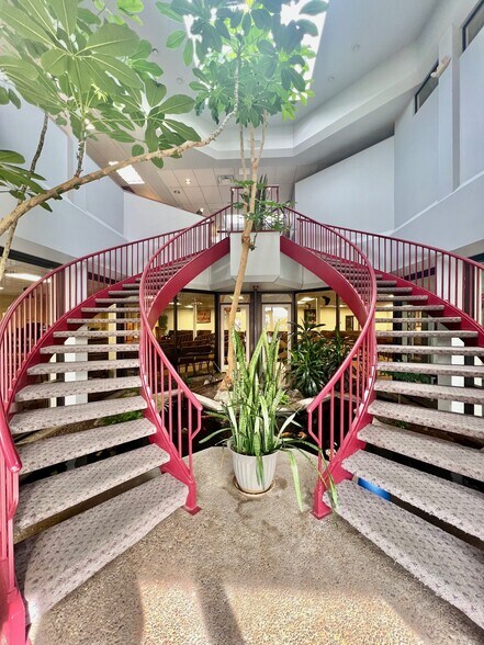 More Photos Of 385 Gentry Way, Reno Office For Sale