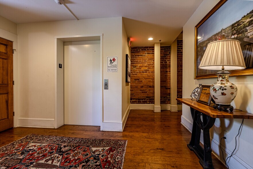 More Photos Of 217 Broad St, Rome Storefront Retail Residential For Sale