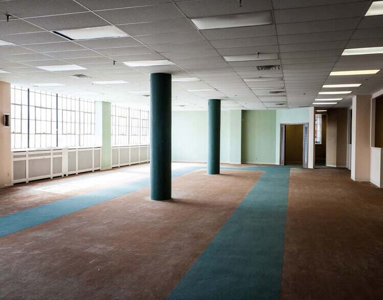 More Photos Of 2800 Superior Ave, Cleveland Office For Sale