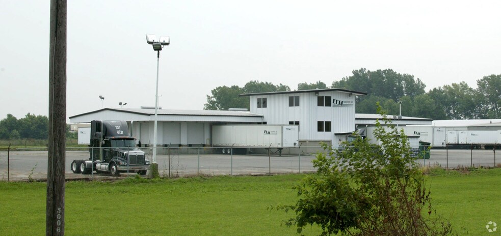 More Photos Of 5200 Stickney Ave, Toledo Truck Terminal For Lease