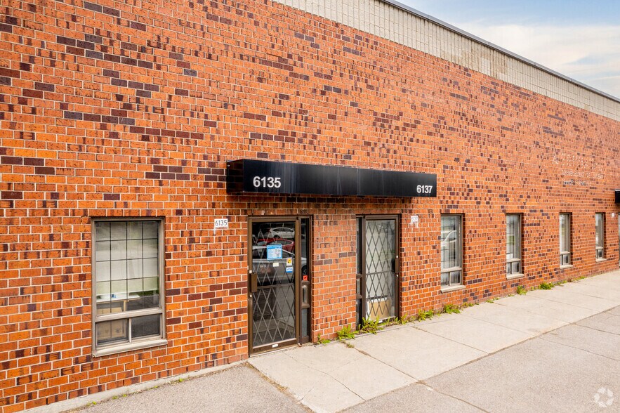 More Photos Of 6085-6095 Blvd Couture, Montréal Unknown For Lease