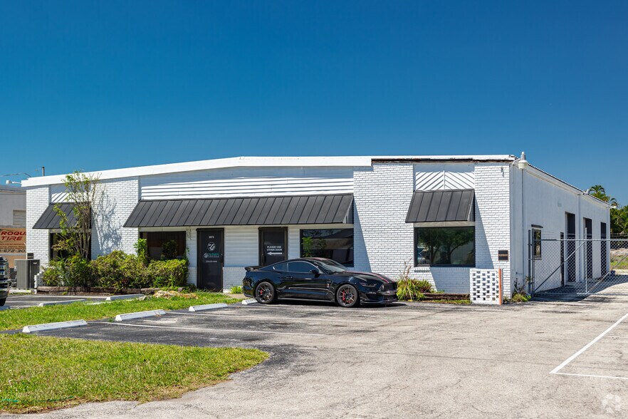 Primary Photo Of 3973 Arnold Ave, Naples Warehouse For Sale