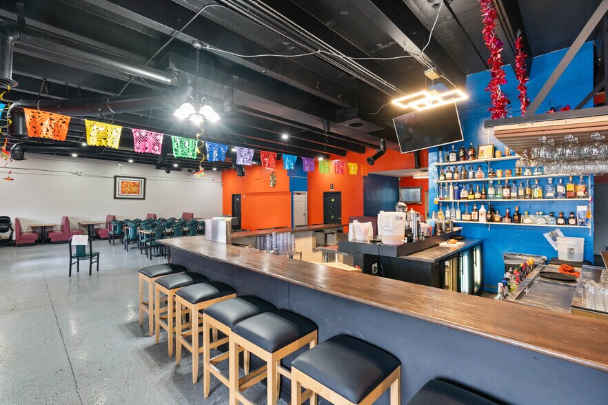 More Photos Of 7575 Broadway St, Denver Restaurant For Sale