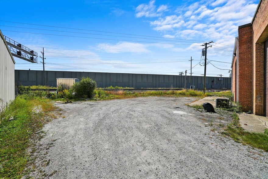 More Photos Of 4135 W 123rd St, Alsip Warehouse For Lease