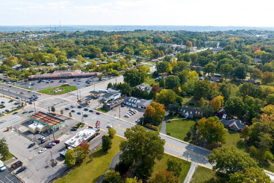 More Photos Of 913-915 W Galbraith Rd, Cincinnati Auto Repair For Sale