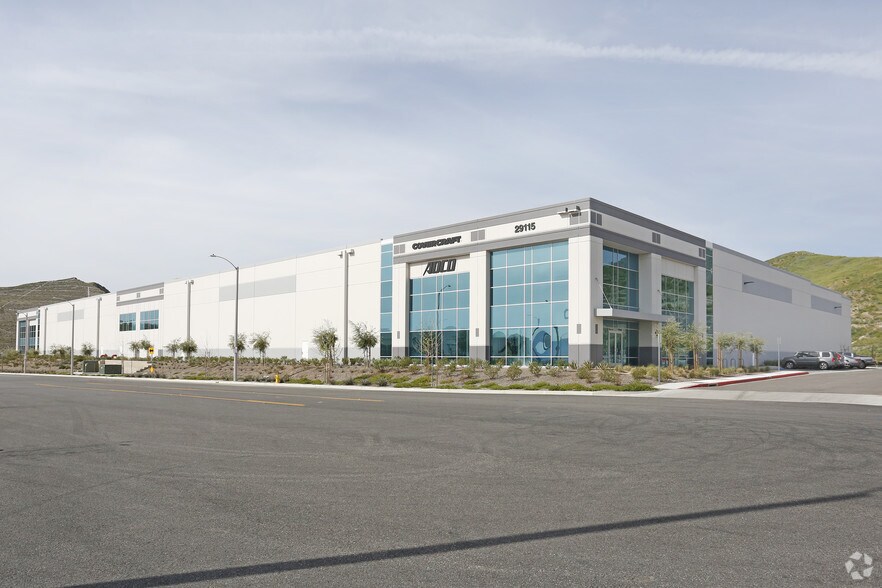 More Photos Of 29040 Avenue Valley View, Valencia Unknown For Lease