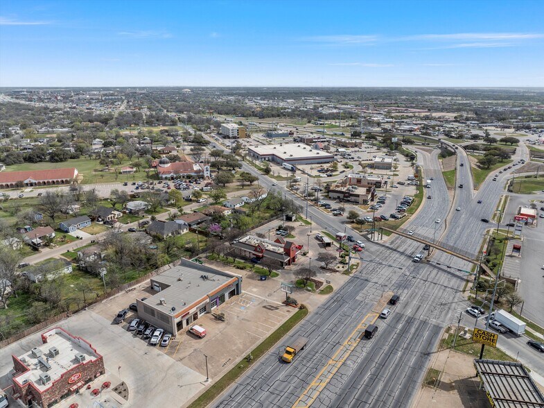 More Photos Of 1712 S Valley Mills Dr, Waco Industrial For Sale