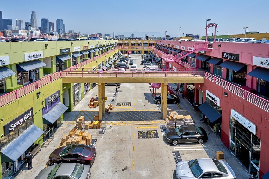 More Photos Of 1100 S San Pedro St, Los Angeles Storefront For Lease