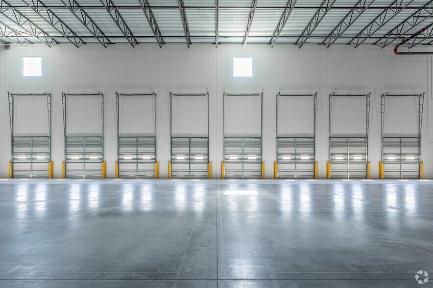 More Photos Of Jessie Cronic Rd & I-85, Braselton Unknown For Lease