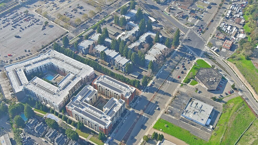 More Photos Of 28722-28728 Mission Blvd, Hayward Freestanding For Lease