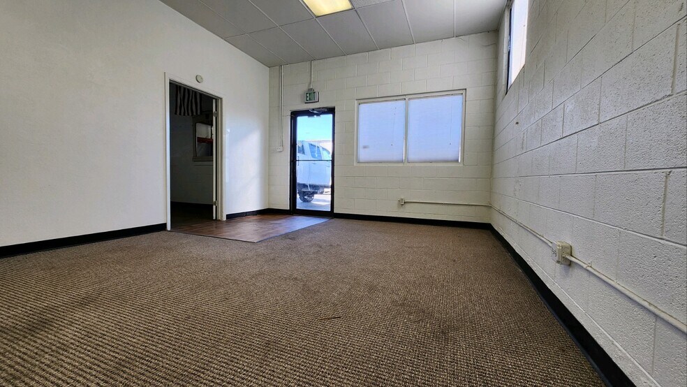 More Photos Of 3730 Paris St, Denver Warehouse For Lease