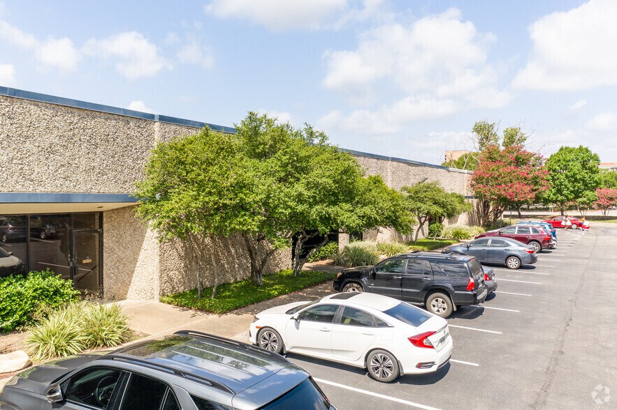 More Photos Of 2157-2191 Woodward St, Austin Unknown For Lease