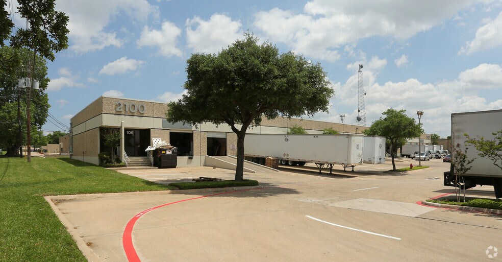 More Photos Of 2100 Denton Dr, Austin Warehouse For Lease