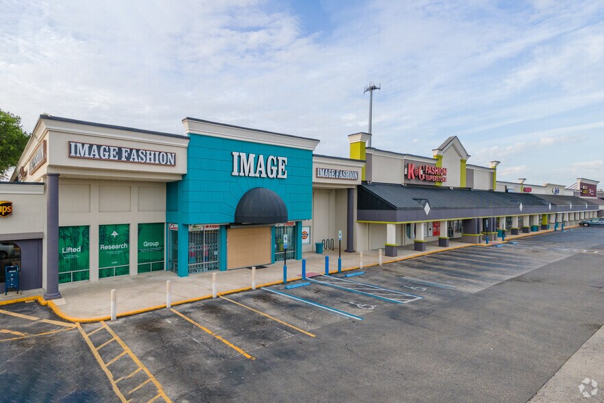 More Photos Of 9222-9398 Arlington Expy, Jacksonville Unknown For Lease