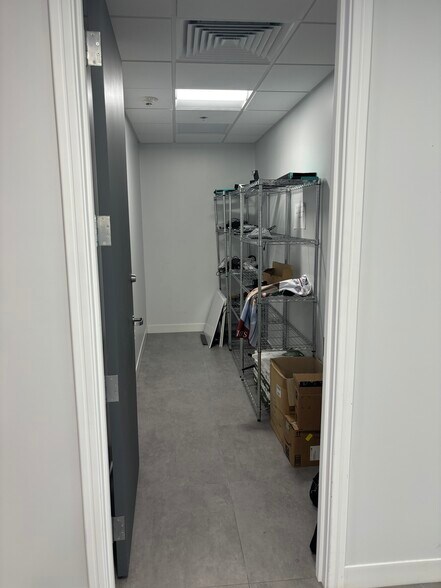 More Photos Of 1701 Ponce De Leon Blvd, Coral Gables Office For Lease