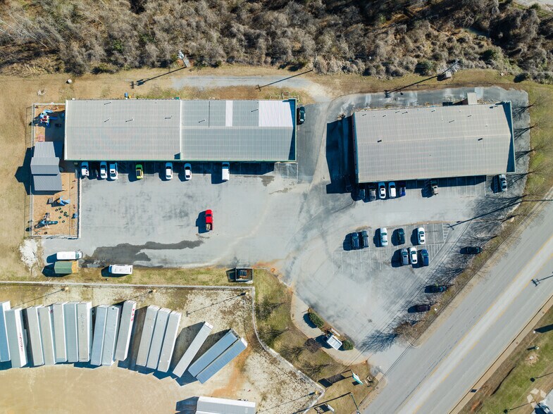 More Photos Of 424 Hyatt St, Gaffney General Retail For Lease
