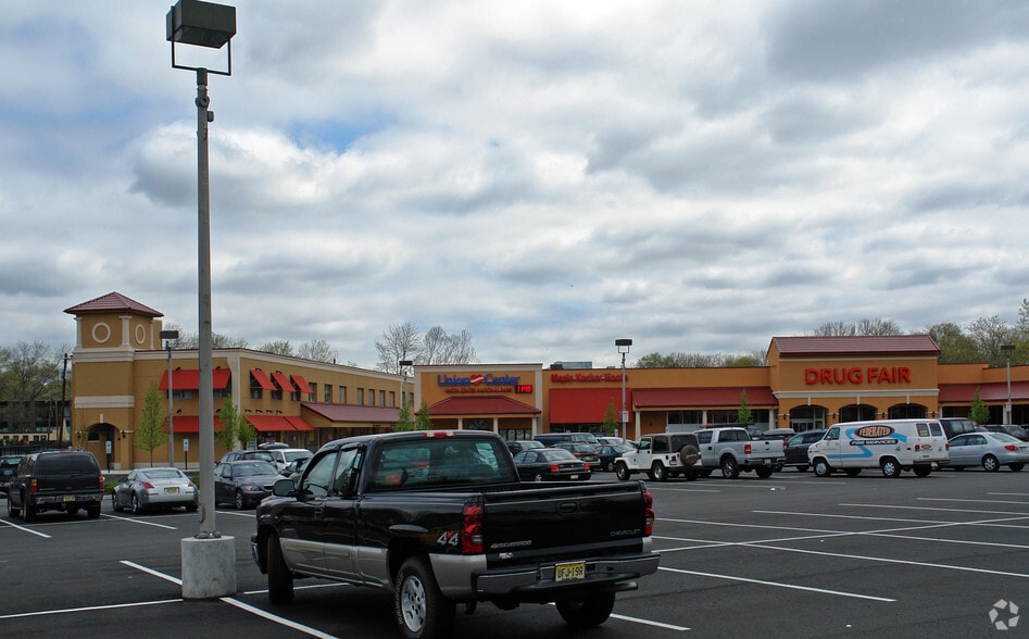 More Photos Of 2929-2933 Vauxhall Rd, Vauxhall Storefront For Lease