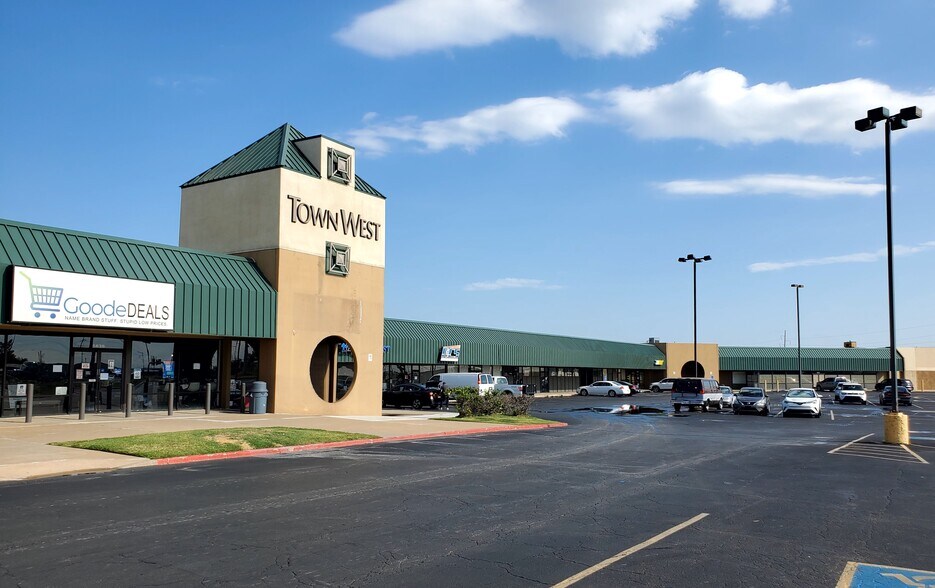 Primary Photo Of 5610-5648 W Skelly Dr, Tulsa Unknown For Lease