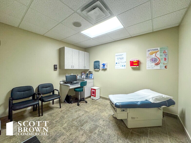 More Photos Of 3303 Colorado Blvd, Denton Medical For Lease