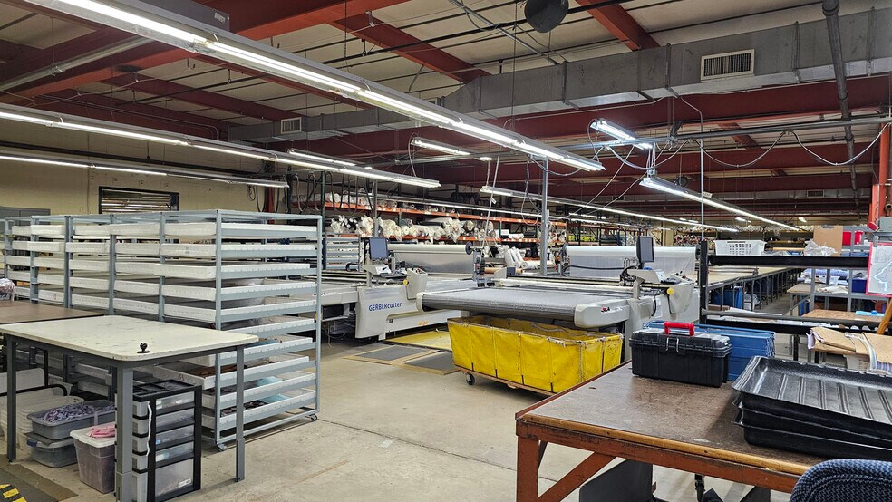 More Photos Of 120 S Church Ave, Garland Manufacturing For Lease