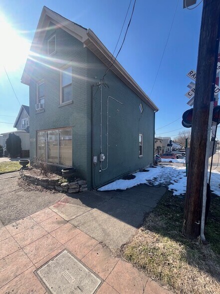 More Photos Of 9329 Reading Rd, Reading General Retail For Lease