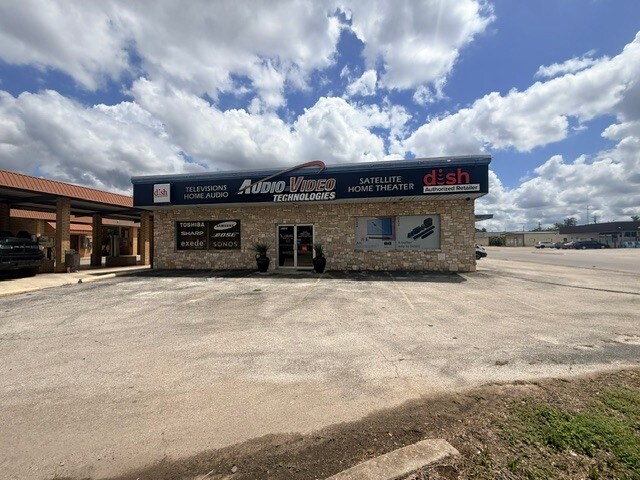 More Photos Of 1700 W Junction Hwy, Kerrville Freestanding For Lease