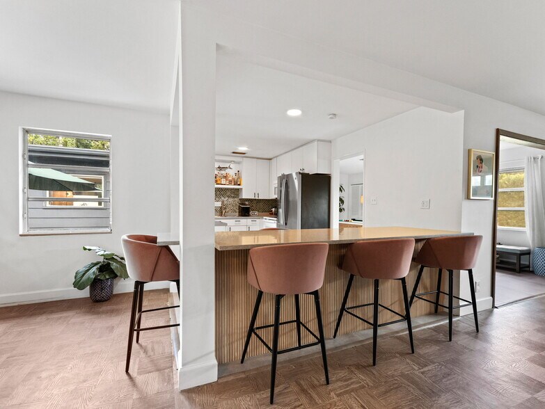 More Photos Of 200 66th St N, Saint Petersburg Office Residential For Sale