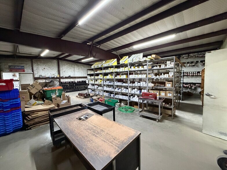 More Photos Of 601 W Lacy St, Palestine General Retail For Sale