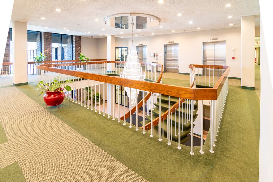 More Photos Of 4415 W Harrison St, Hillside Office For Lease