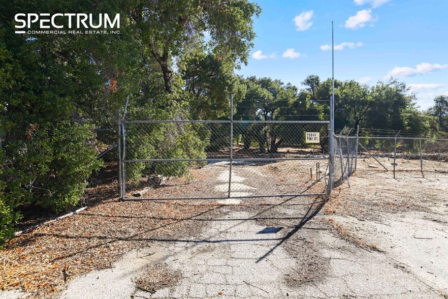 More Photos Of 23642 Pine St, Santa Clarita Land For Sale