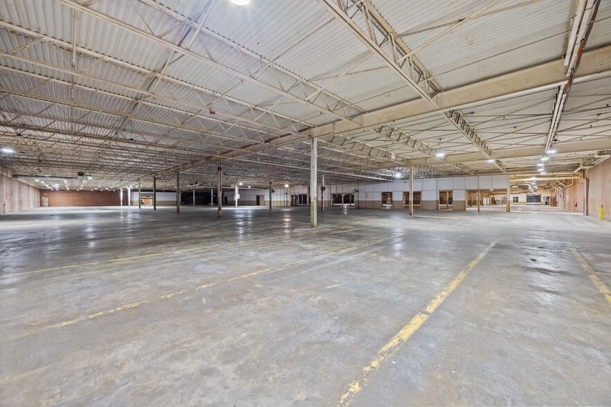 More Photos Of 67 Biesecker Rd, Lexington Manufacturing For Lease