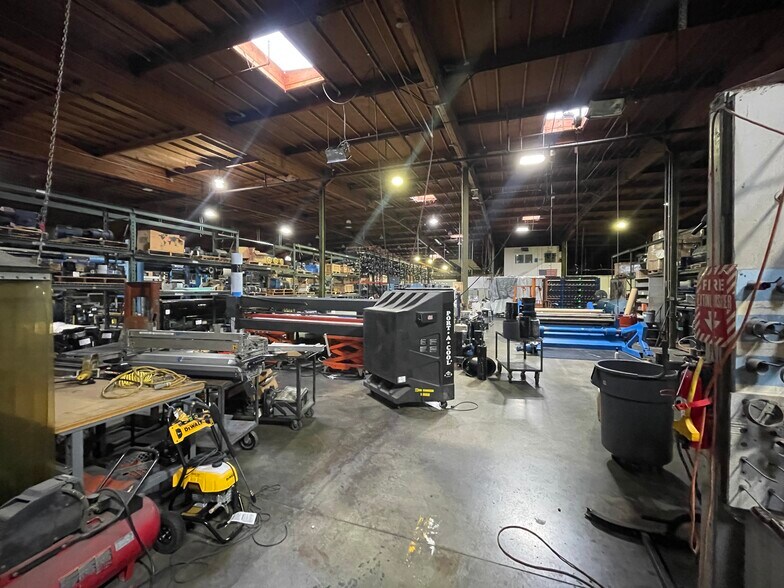 More Photos Of 2915 E Washington Blvd, Los Angeles Warehouse For Sale