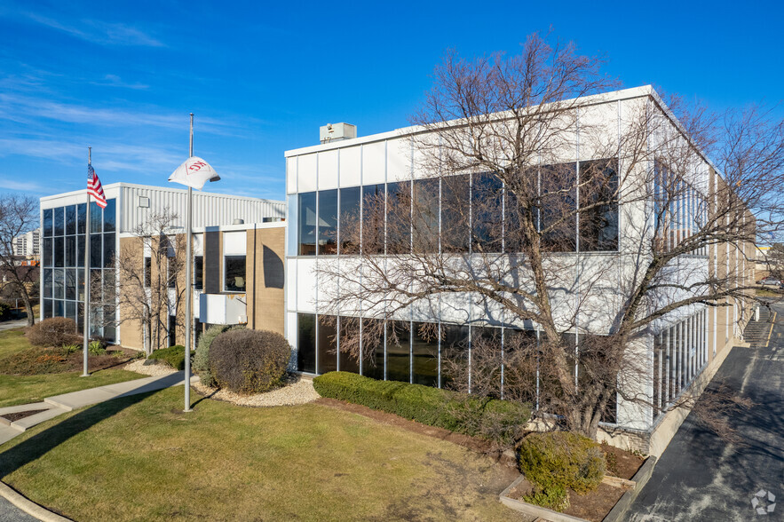 Primary Photo Of 543 W Algonquin Rd, Arlington Heights Warehouse For Sale