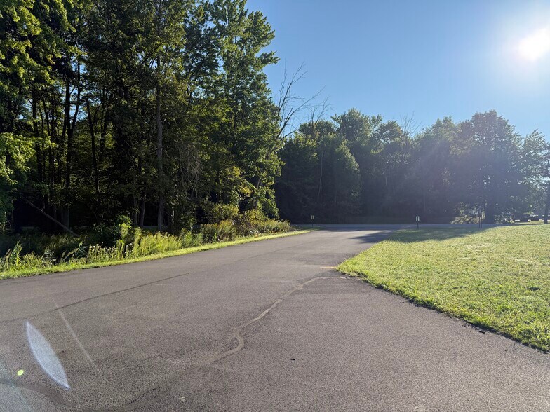 More Photos Of 8287-8289 Loop Rd, Baldwinsville Office For Lease