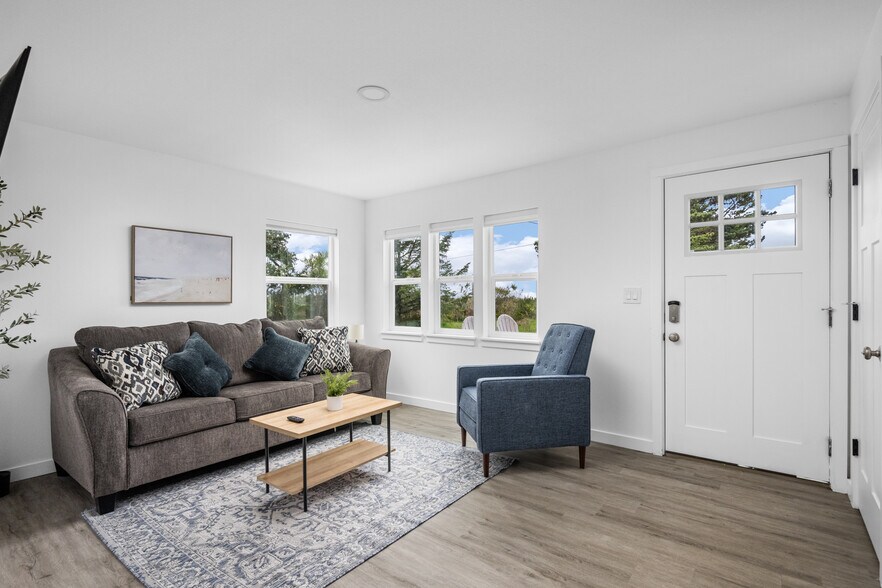 More Photos Of Ocean Rogue Inn, Rockaway Beach Hospitality For Sale