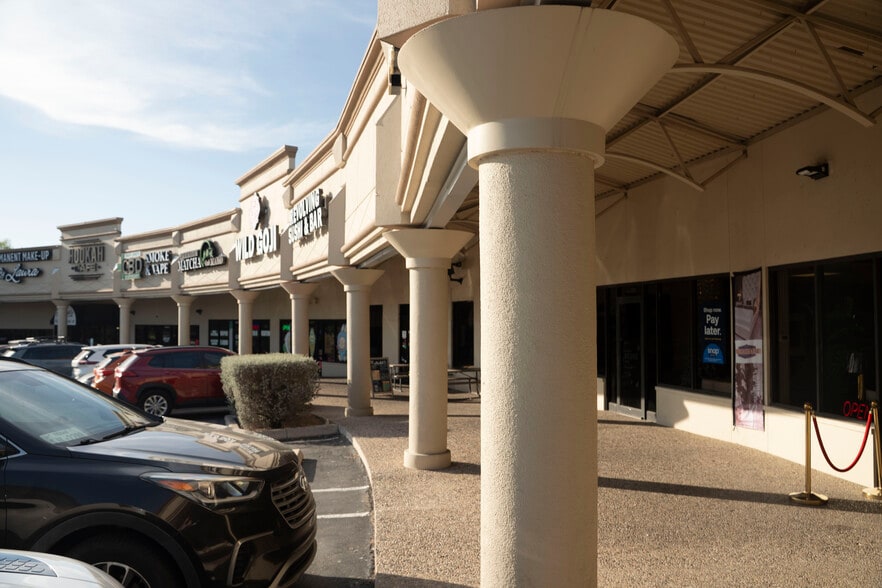 More Photos Of 7115 Blanco Rd, San Antonio Storefront For Lease