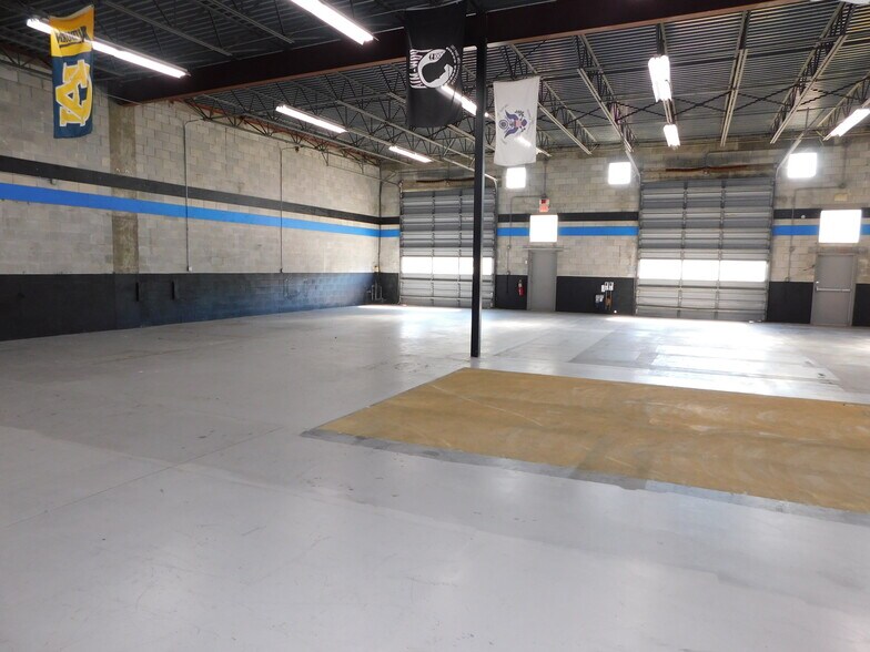 More Photos Of 5145 Commercial Dr, Melbourne Warehouse For Lease