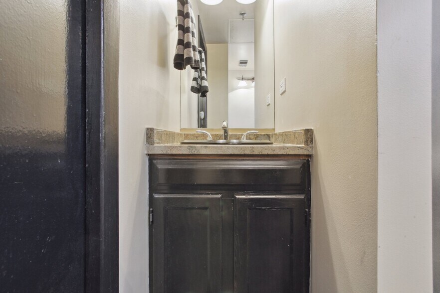 More Photos Of 1601 Arapahoe St, Denver Office For Lease