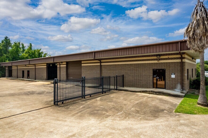 Primary Photo Of 6735 Theall Rd, Houston Light Manufacturing For Sale