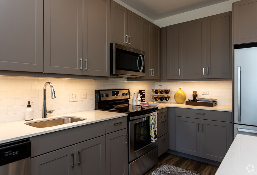 More Photos Of 145 New Bern St, Charlotte Apartments For Lease