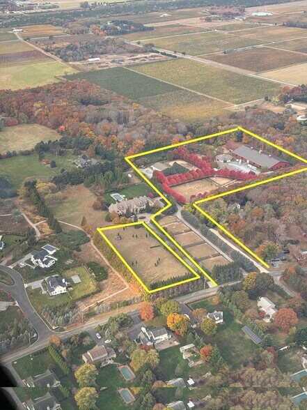 More Photos Of 55 Cox Neck Rd, Mattituck Horse Stables For Lease