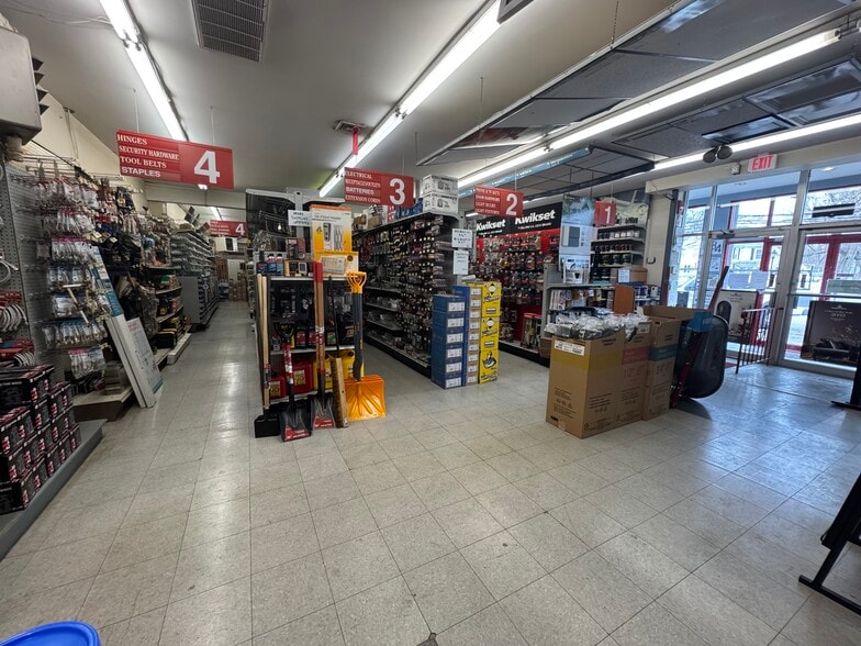 More Photos Of 69 Newark Pompton Tpke, Pequannock Showroom For Sale