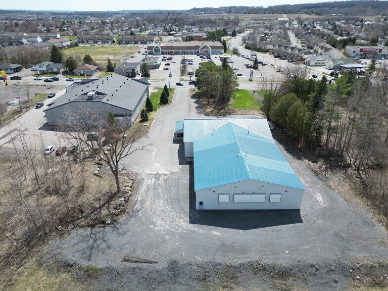 More Photos Of 2724 Laurier St, Clarence-Rockland Service For Sale