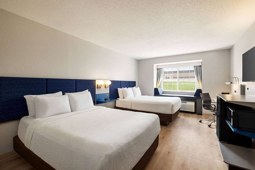 More Photos Of 424 20th S St, New Ulm Hotel For Sale