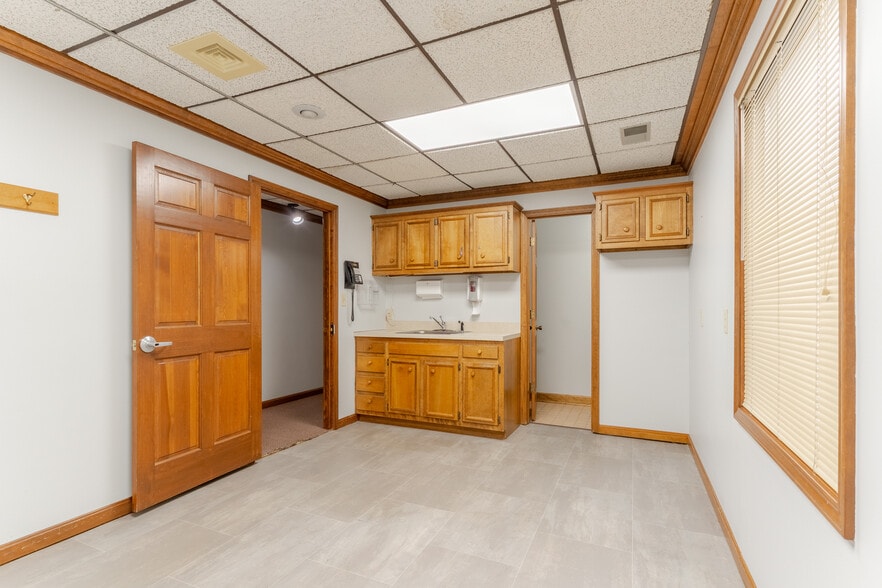 More Photos Of 2816 Veach Rd, Owensboro Medical For Sale