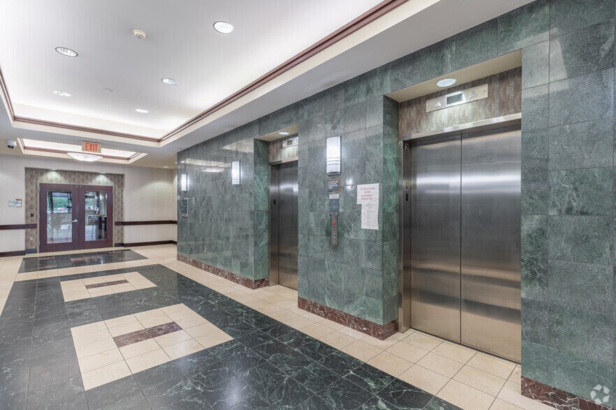 More Photos Of 1 International Plz, Philadelphia Coworking Space