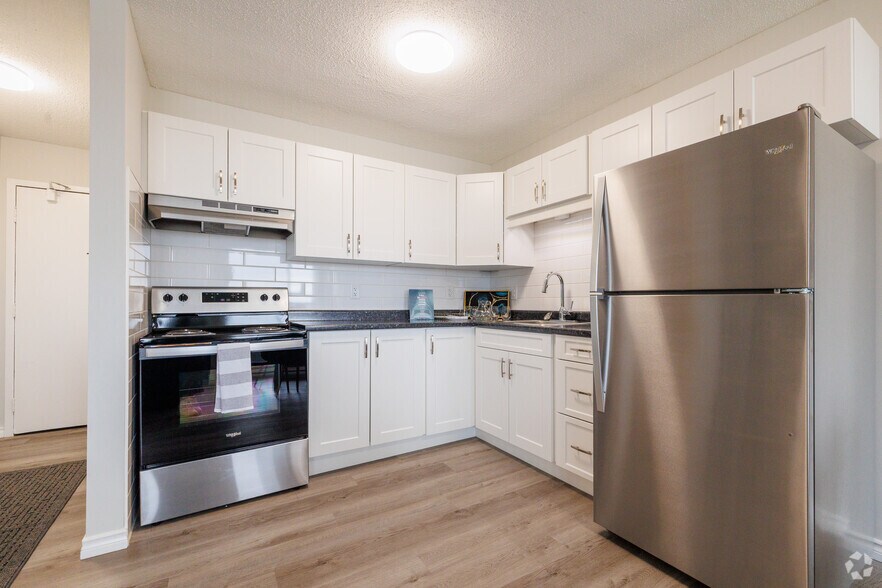 More Photos Of 160 George St, Sarnia Apartments For Lease