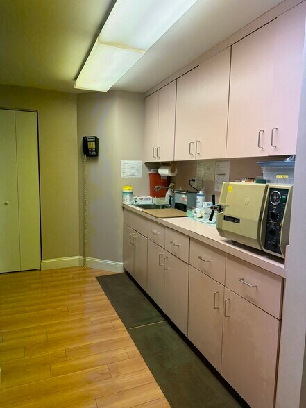 More Photos Of 510 Thacher St, Attleboro Medical For Sale