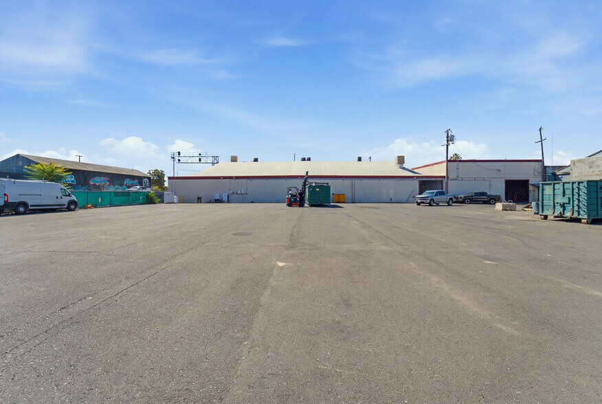 More Photos Of 945 E Lindsay, Stockton Warehouse For Sale